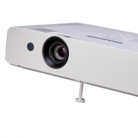 松下（Panasonic）投影仪 办公家用高清 会议教学商务投影机 PT-UX335C（3300流明）